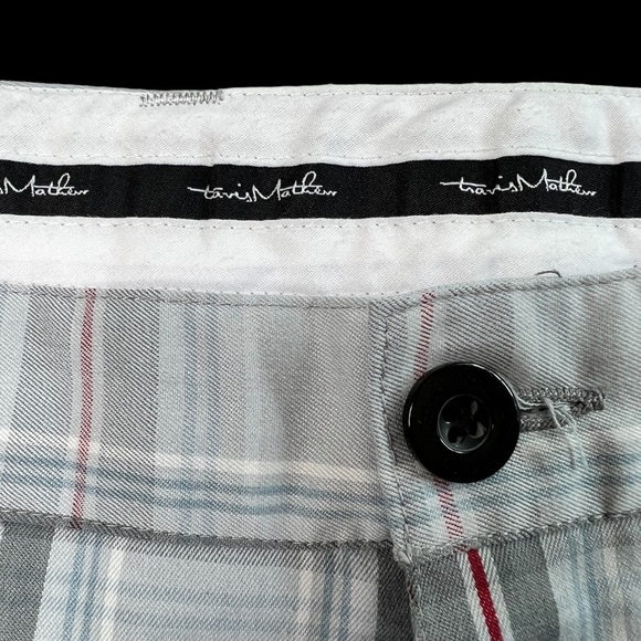 TRAVIS MATHEW Plaid Golf Shorts Grey Red Blue White Men's Size 36 x 10 - Picture 5 of 16